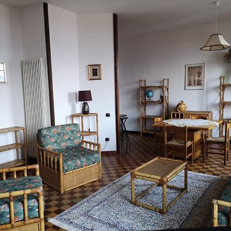 Appartamento Le Due Rocche Арона Екстер'єр фото
