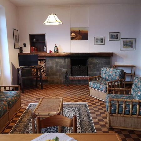 Appartamento Le Due Rocche Арона Екстер'єр фото