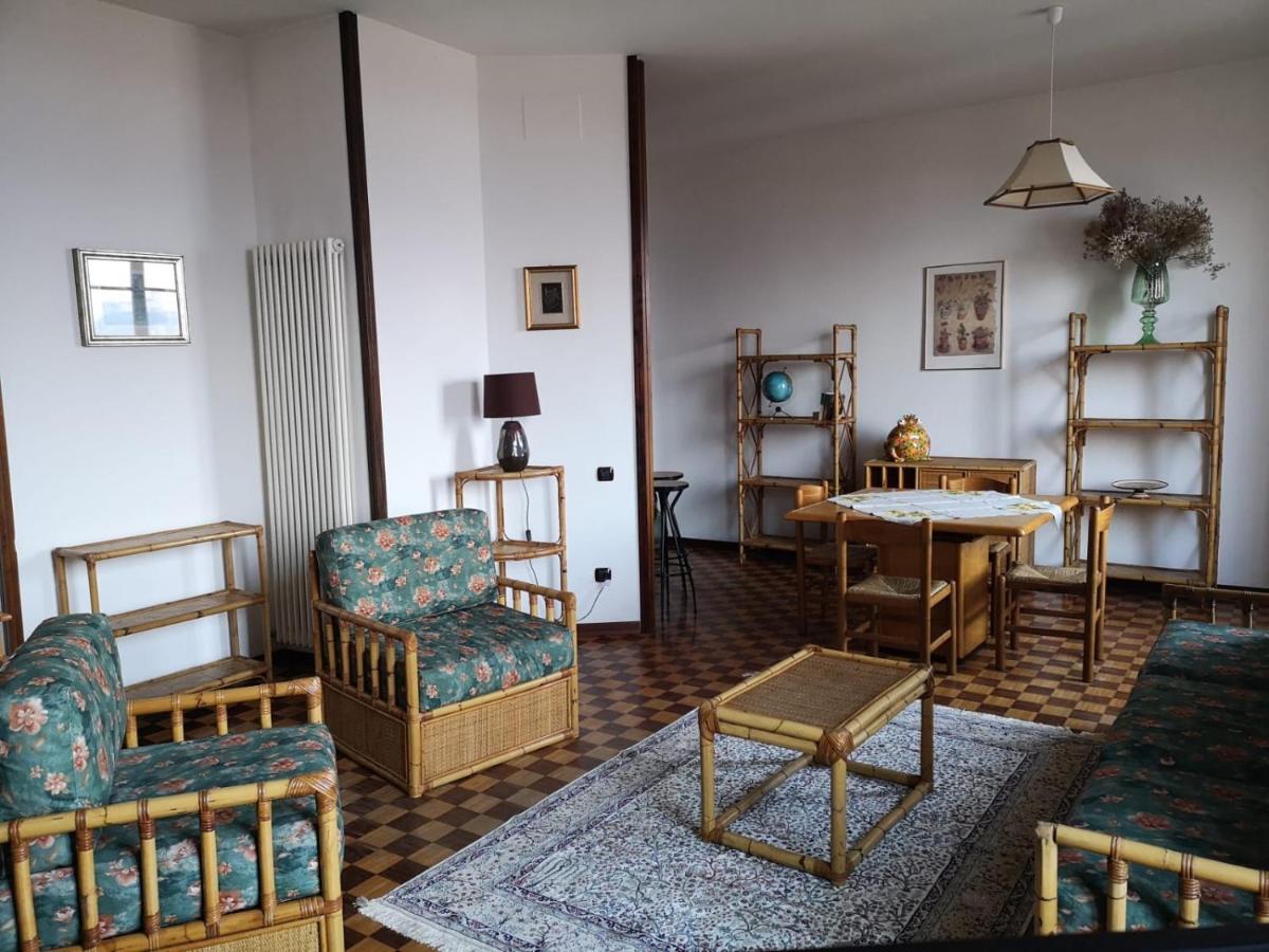 Appartamento Le Due Rocche Арона Екстер'єр фото