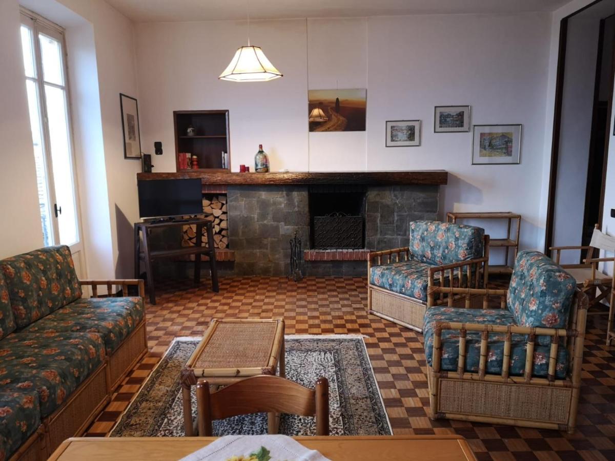 Appartamento Le Due Rocche Арона Екстер'єр фото
